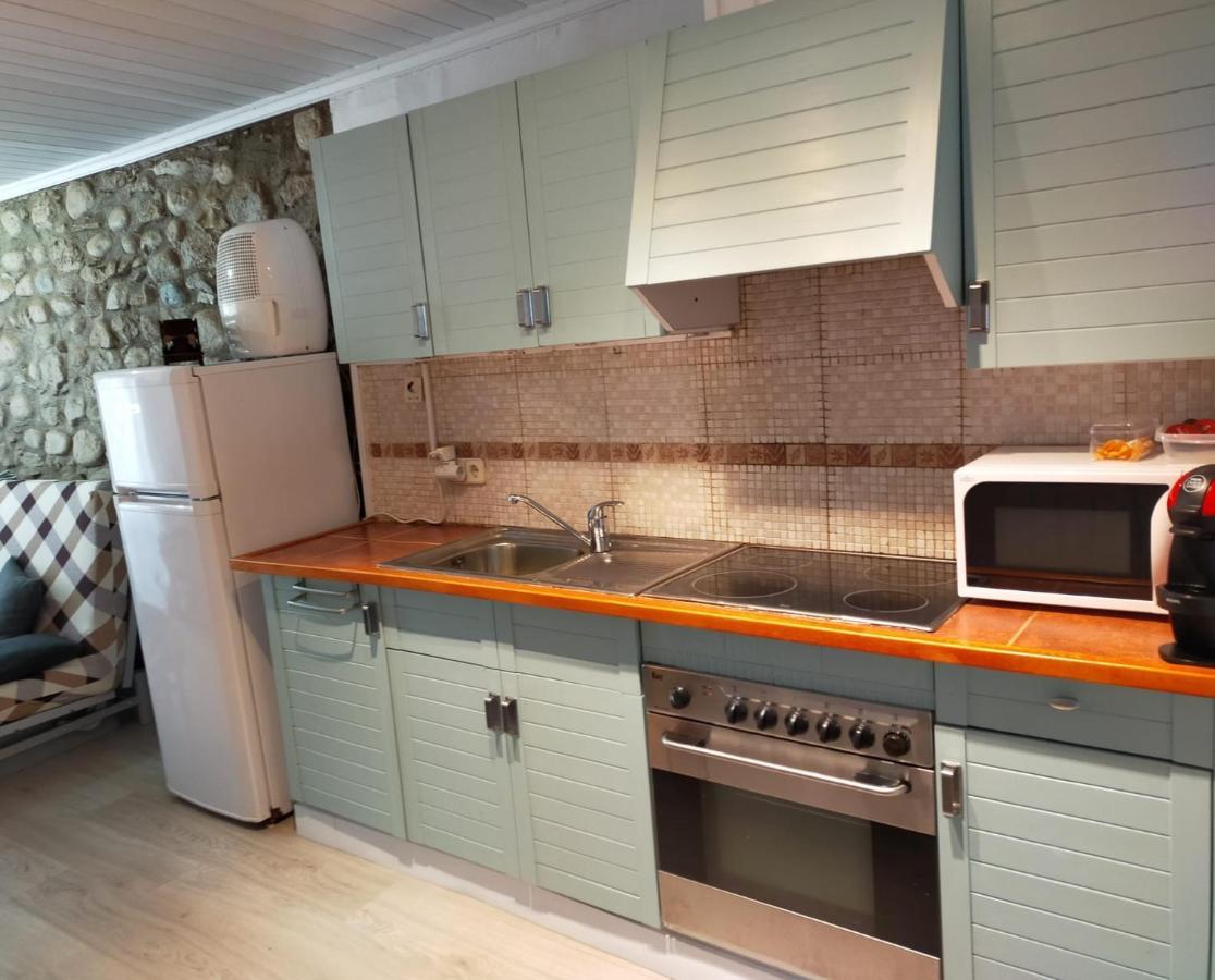 Abat Oliba Apartment ปุจเซร์ดา ภายนอก รูปภาพ