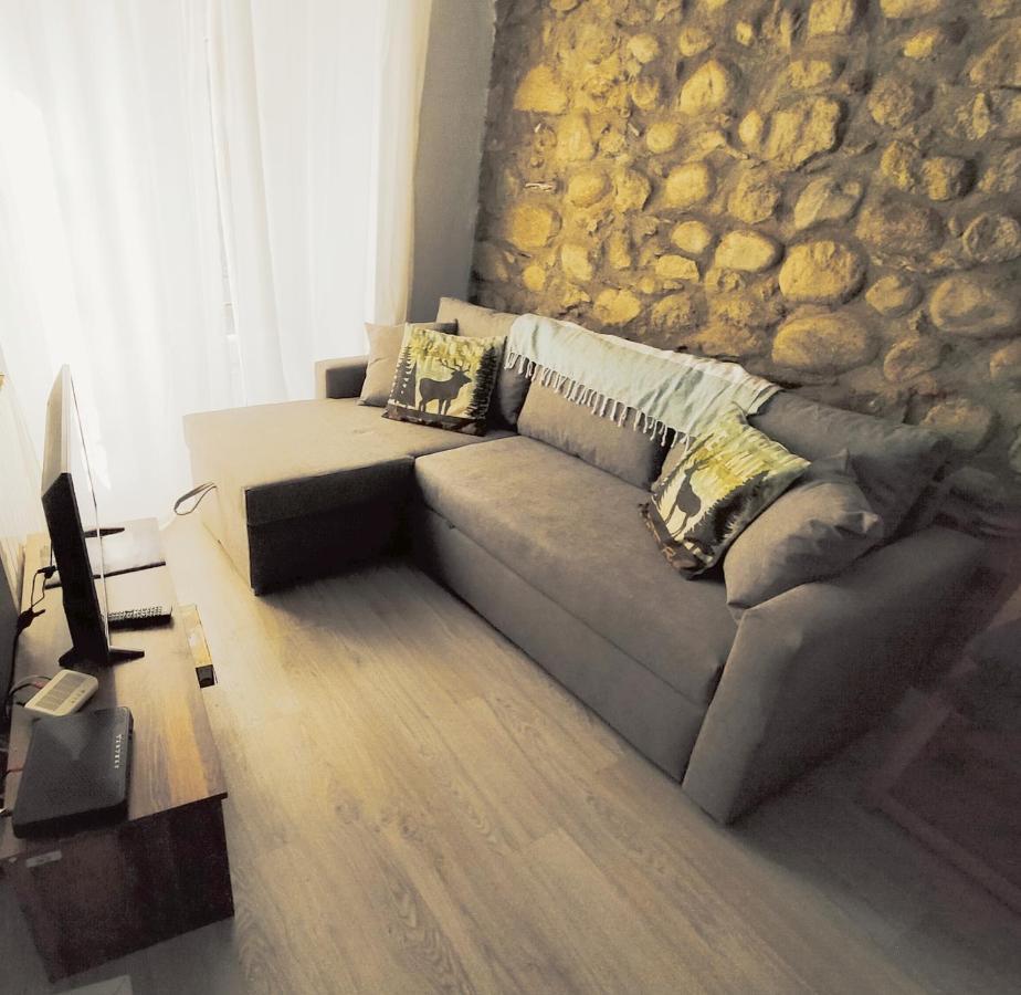 Abat Oliba Apartment ปุจเซร์ดา ภายนอก รูปภาพ