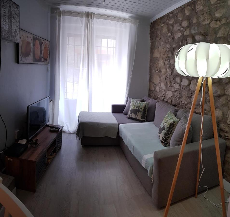 Abat Oliba Apartment ปุจเซร์ดา ภายนอก รูปภาพ