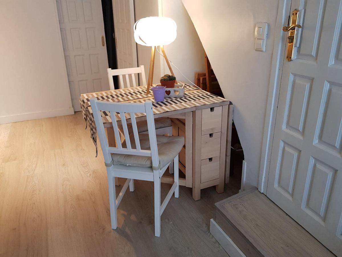 Abat Oliba Apartment ปุจเซร์ดา ภายนอก รูปภาพ